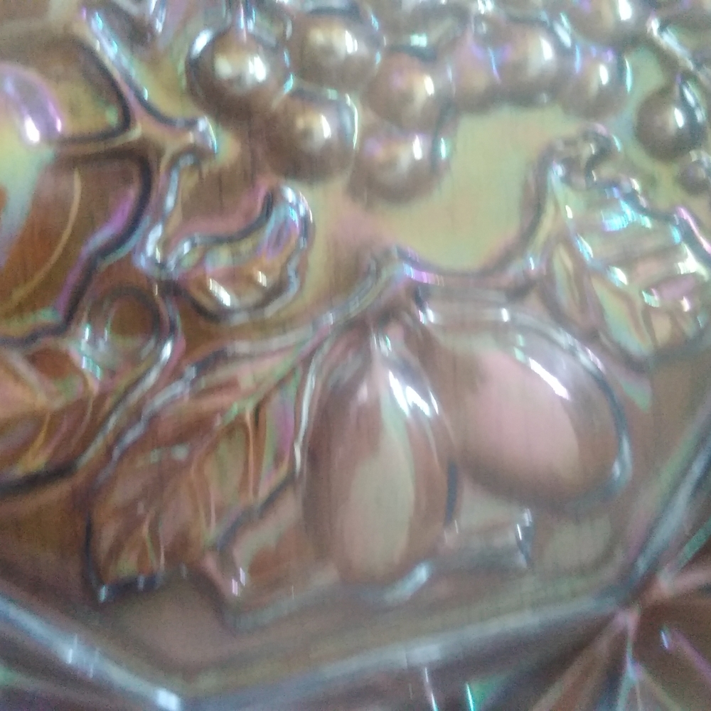 Iridescent Glass Fruit Bowl - Picture 4 of 4